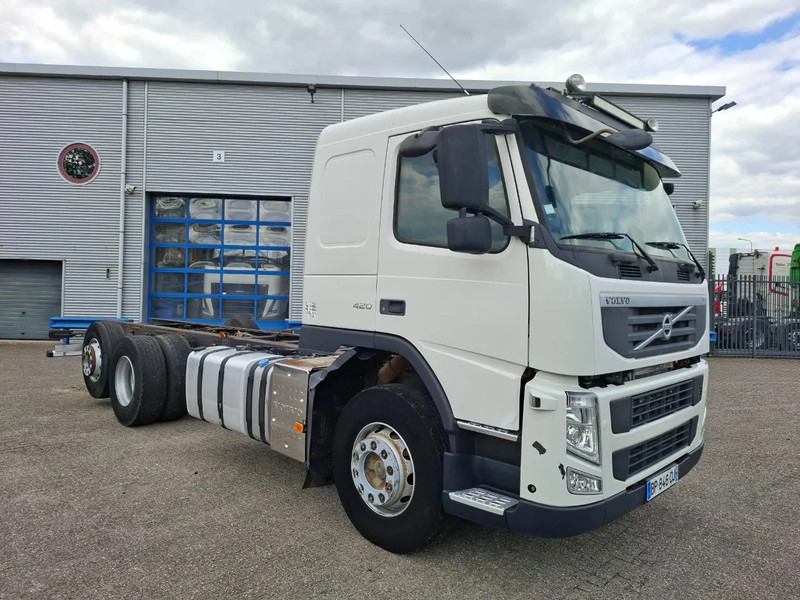 Volvo FM13-420 / VEB+ / LIFT+LENKACHSE / INLINER / AIRCO / AUTOMATIC / EURO-5 / 2011 - Cab chassis truck: picture 2 Volvo FM13-420 / VEB+ / LIFT+LENKACHSE / INLINER / AIRCO / AUTOMATIC / EURO-5 / 2011 - Cab chassis truck: picture 2