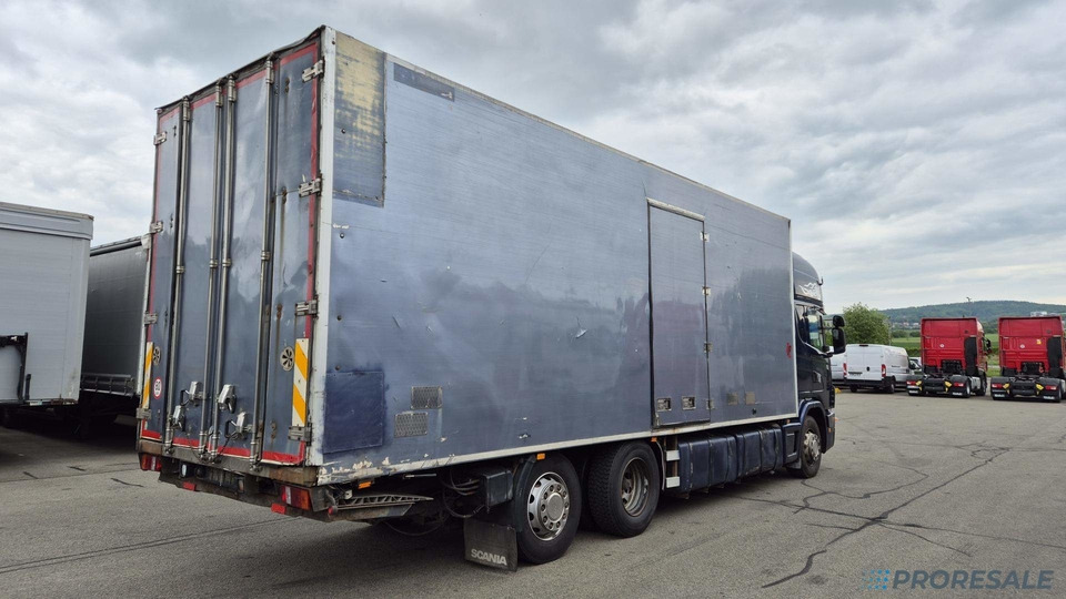 SCANIA R124 LB 6X2 EURO 3 - skříňový + hydraulické čelo - Box truck: picture 3 SCANIA R124 LB 6X2 EURO 3 - skříňový + hydraulické čelo - Box truck: picture 3