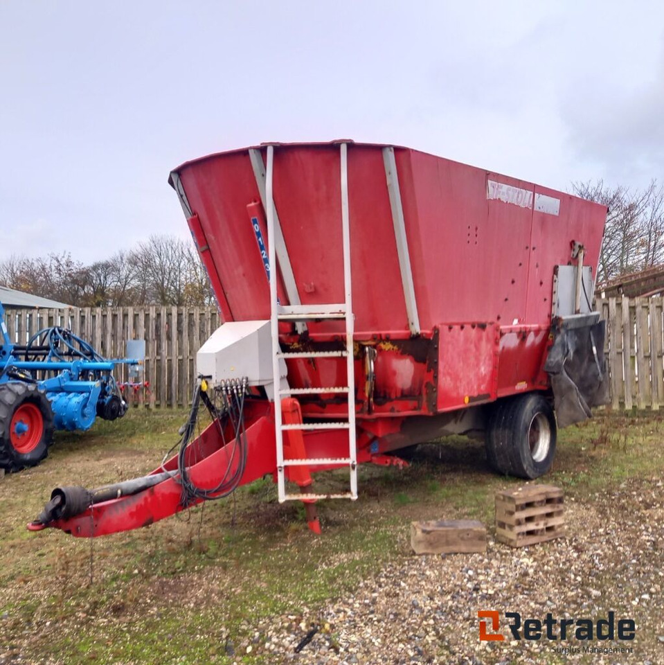 JF/Stoll Fuldfoderblander. VM 22-2 - Agricultural machinery: picture 1 JF/Stoll Fuldfoderblander. VM 22-2 - Agricultural machinery: picture 1