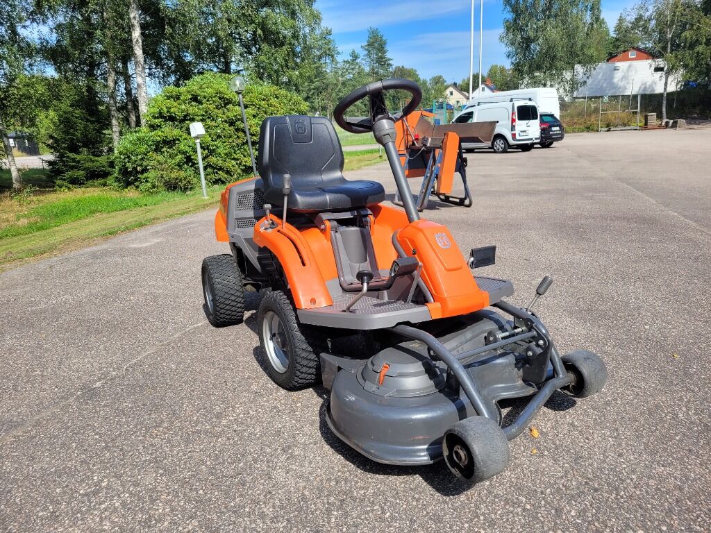 Åkgräsklippare Husqvarna Rider R111B - Garden equipment: picture 2 Åkgräsklippare Husqvarna Rider R111B - Garden equipment: picture 2