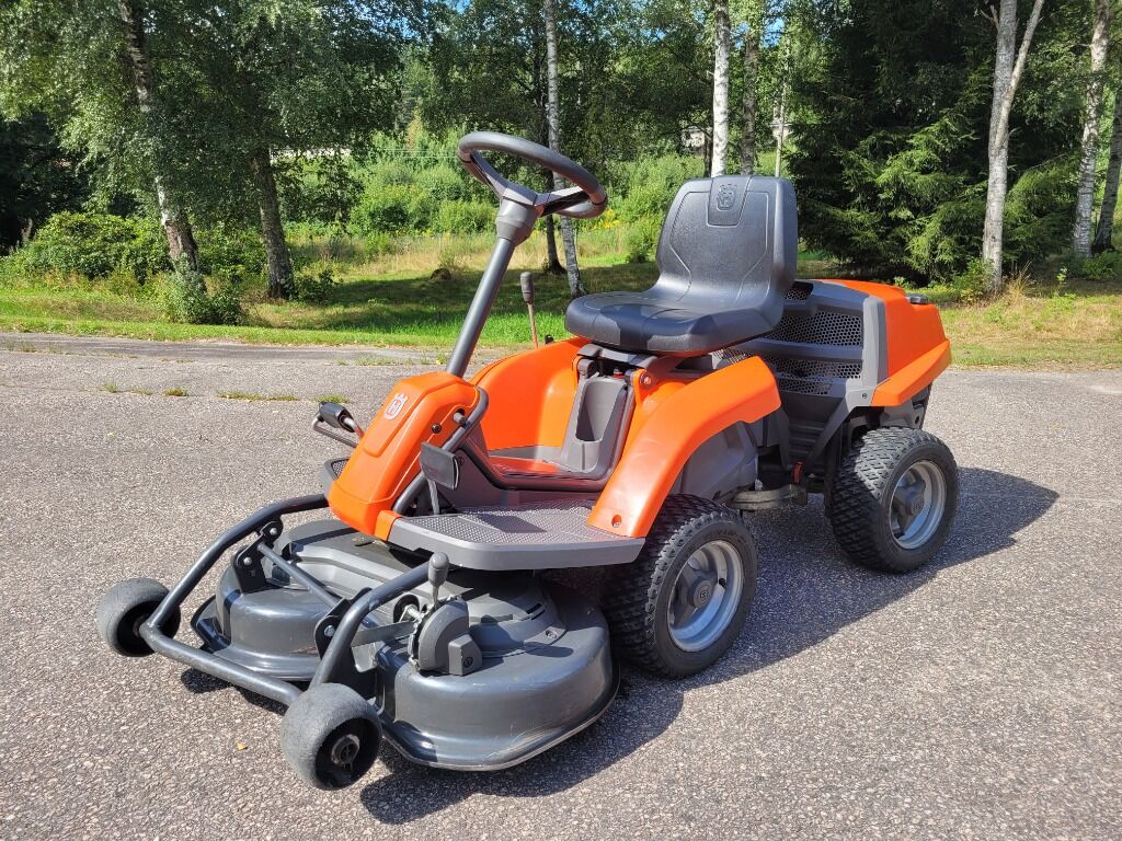 Åkgräsklippare Husqvarna Rider R111B - Garden equipment: picture 1 Åkgräsklippare Husqvarna Rider R111B - Garden equipment: picture 1