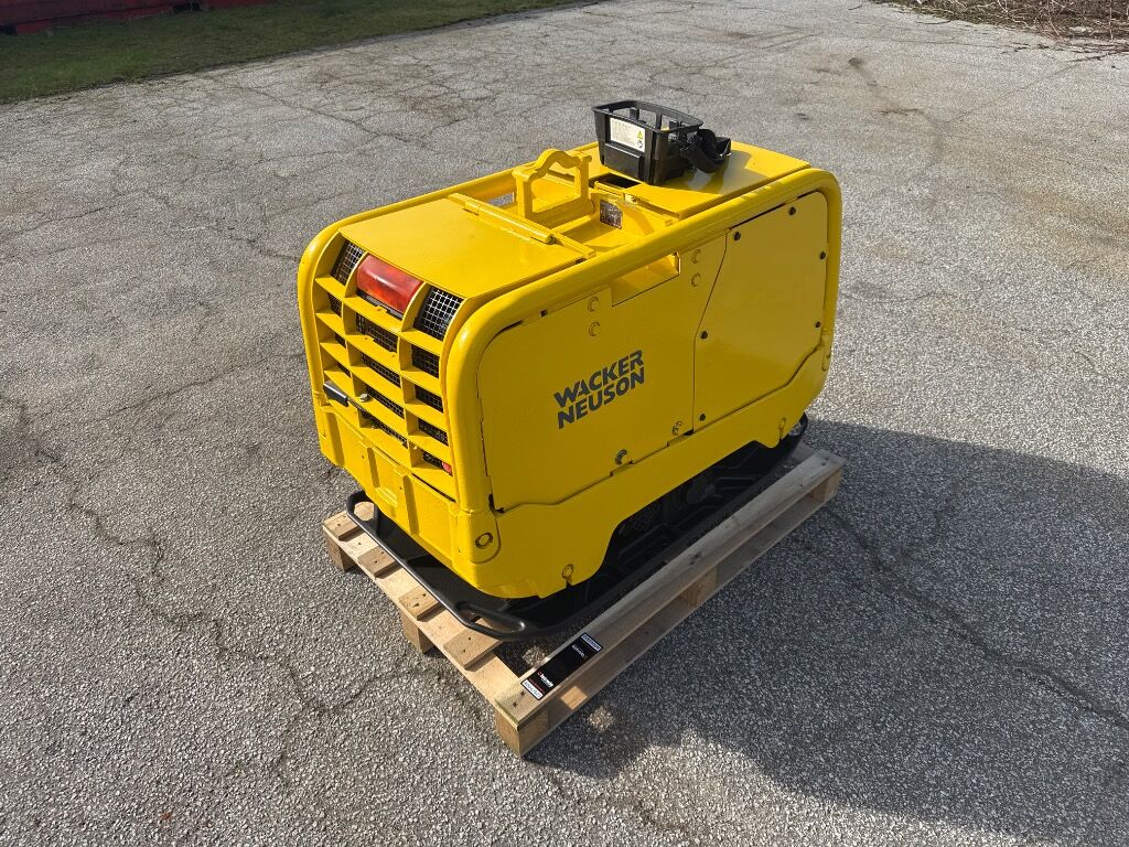 Pladevibrator Wacker Neuson Dpu80 R Remote - Vibroplate: picture 1 Pladevibrator Wacker Neuson Dpu80 R Remote - Vibroplate: picture 1