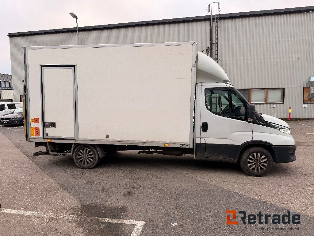 Skapbil IVECO 35S16 (parkert i Oslo) - Closed box van: picture 4 Skapbil IVECO 35S16 (parkert i Oslo) - Closed box van: picture 4