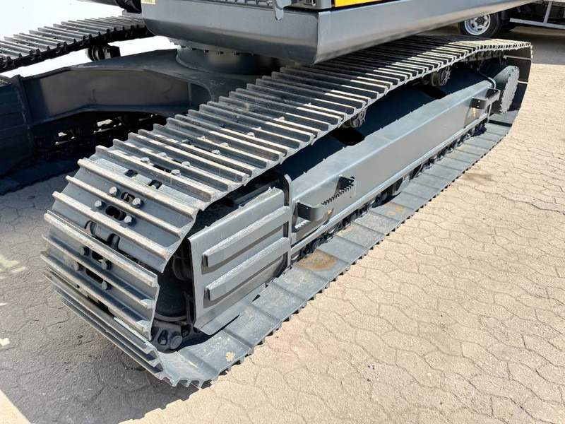 New Crawler excavator Hyundai R210 *2025 Model* - New / Unused / Hammer Lines: picture 16