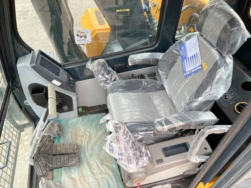 New Excavator Hyundai R245LR - 16 meter Long Reach / New / Unused: picture 6