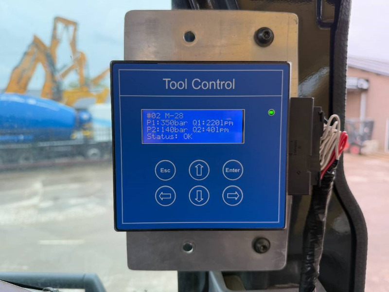 Crawler excavator Komatsu PC490LC-10 UHD - 29m Demolition / Oilquick: picture 12