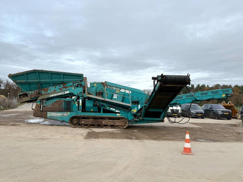 Powerscreen Warrior 1400 - Caterpillar Engine / 3 Conveyors - Screener: picture 2 Powerscreen Warrior 1400 - Caterpillar Engine / 3 Conveyors - Screener: picture 2