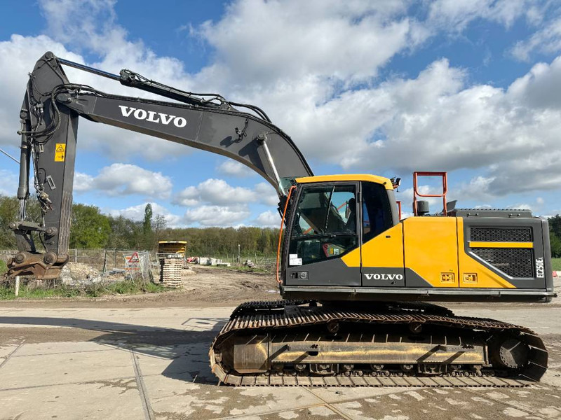 Volvo EC250EL - Hamer Lines / Quick Coupler - Crawler excavator: picture 1 Volvo EC250EL - Hamer Lines / Quick Coupler - Crawler excavator: picture 1