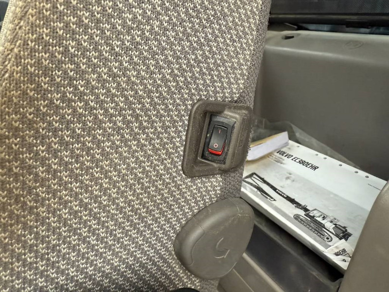 Crawler excavator Volvo EC380EHR UHD - 24m / Hydr Undercarriage / Oilquick: picture 8