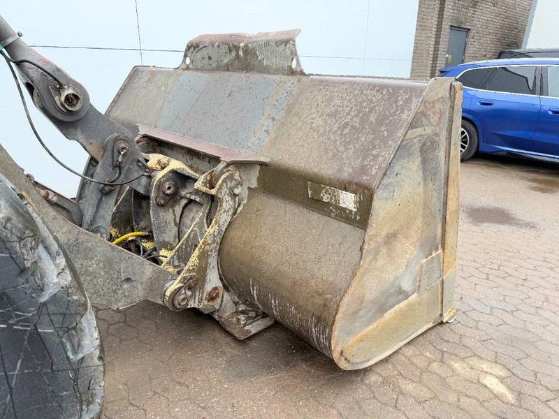 Wheel loader Volvo L120G - 3rd Function / Quick Coupler / Auto Lube: picture 13