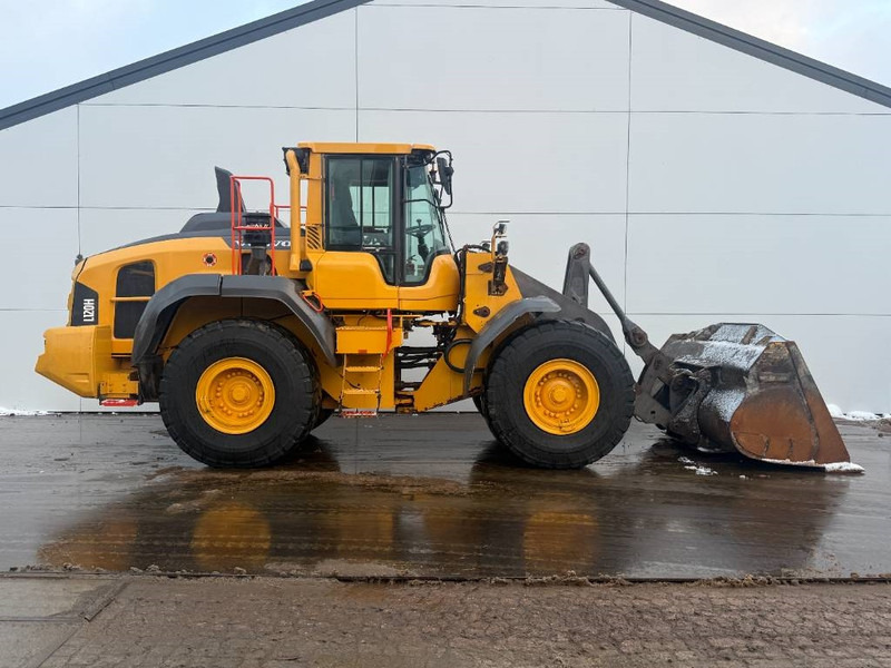 Wheel loader Volvo L120H - 3rd Function / Quick Coupler: picture 6 Wheel loader Volvo L120H - 3rd Function / Quick Coupler: picture 6