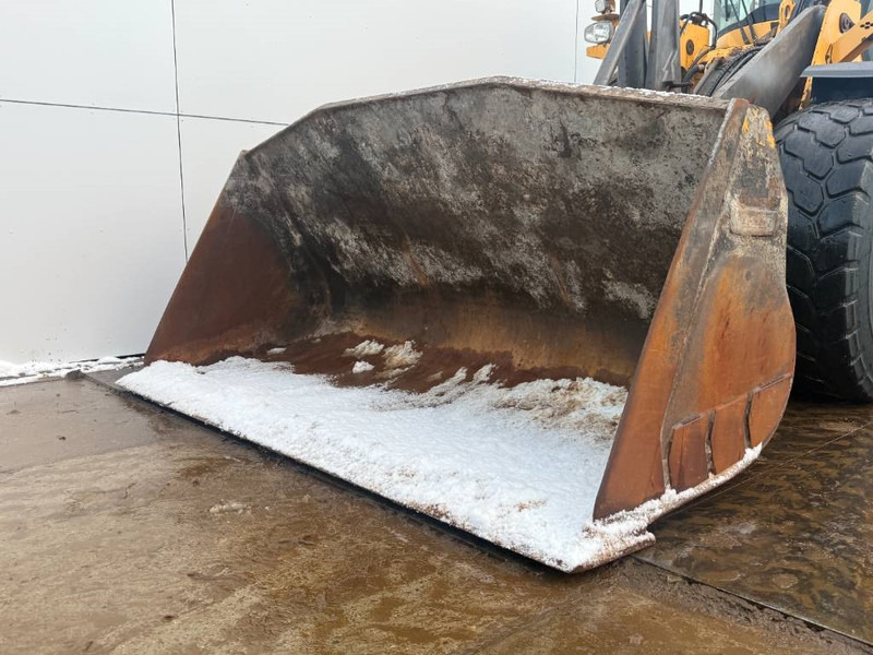 Wheel loader Volvo L120H - 3rd Function / Quick Coupler: picture 17 Wheel loader Volvo L120H - 3rd Function / Quick Coupler: picture 17