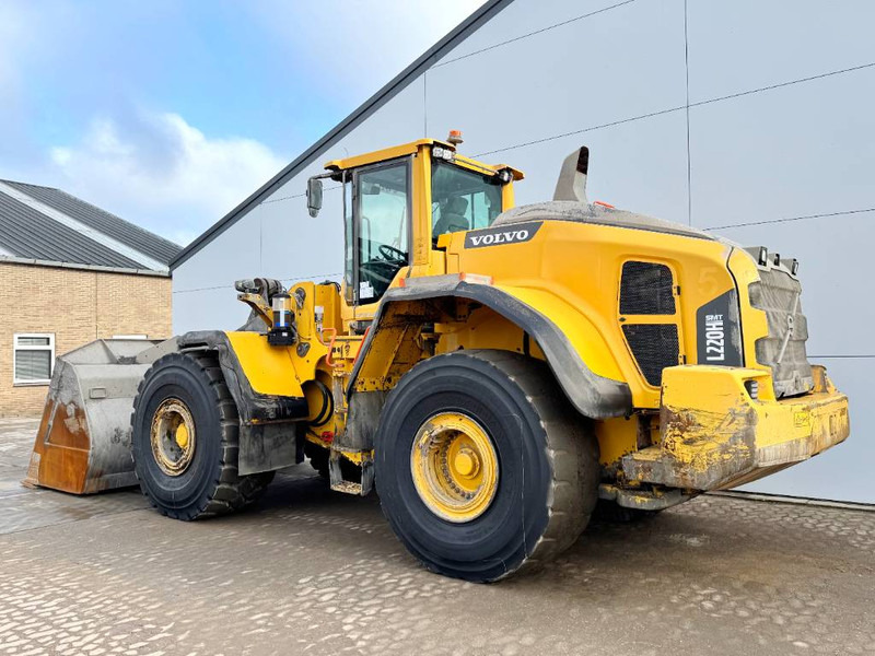 Volvo L220H - Dutch Machine / CDC Steering / Auto Lube - Wheel loader: picture 3 Volvo L220H - Dutch Machine / CDC Steering / Auto Lube - Wheel loader: picture 3