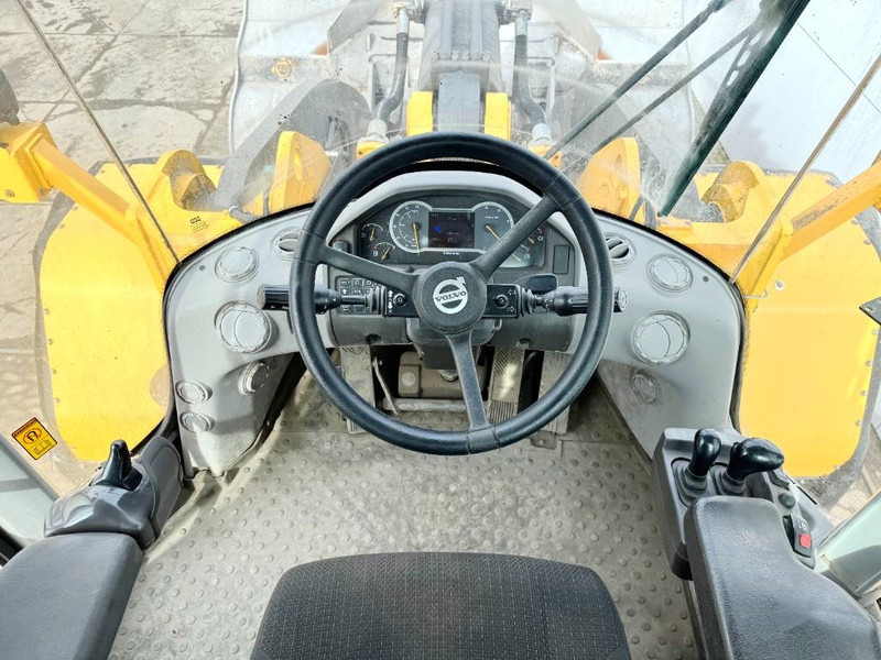 Wheel loader Volvo L350H - Dutch Machine / CDC Steering: picture 8