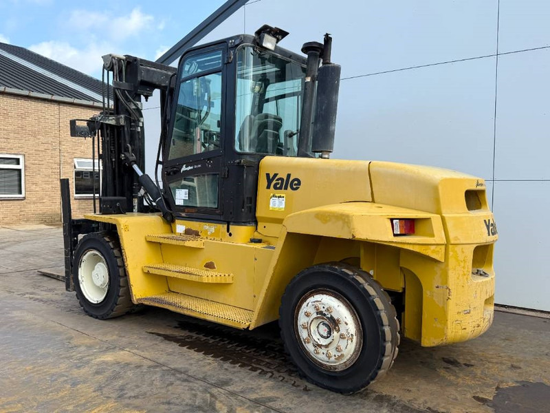 Yale GDP120DB - Triplex / Side Shift / Fork Positioners - Diesel forklift: picture 4 Yale GDP120DB - Triplex / Side Shift / Fork Positioners - Diesel forklift: picture 4