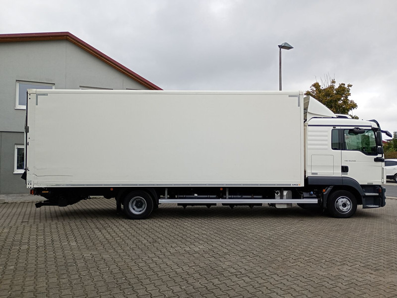 MAN 12.250 Koffer 4X2 Euro6 LBW AHK (35) - Box truck: picture 4 MAN 12.250 Koffer 4X2 Euro6 LBW AHK (35) - Box truck: picture 4