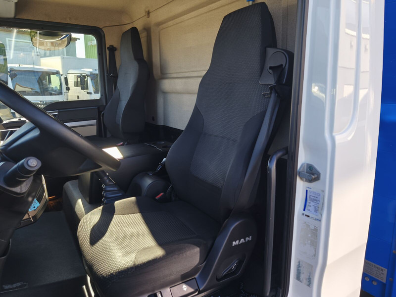Curtain side truck MAN TGL 7.190 4x2BL Edscha Gardine Euro 6 (12): picture 16 Curtain side truck MAN TGL 7.190 4x2BL Edscha Gardine Euro 6 (12): picture 16