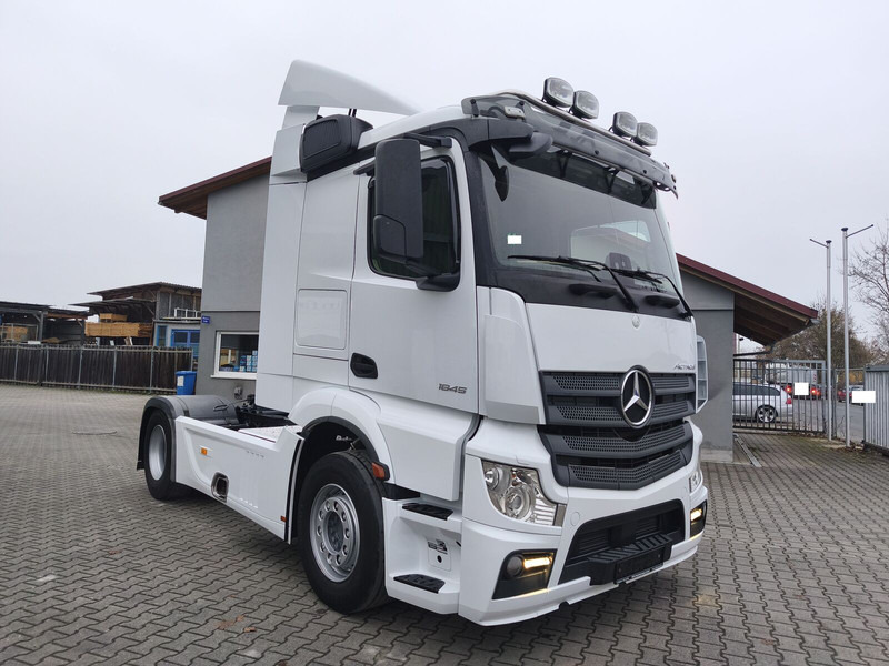 Mercedes-Benz Actros 1845 Sattelzugmaschine Euro 6 4x2 - Tractor truck: picture 1 Mercedes-Benz Actros 1845 Sattelzugmaschine Euro 6 4x2 - Tractor truck: picture 1