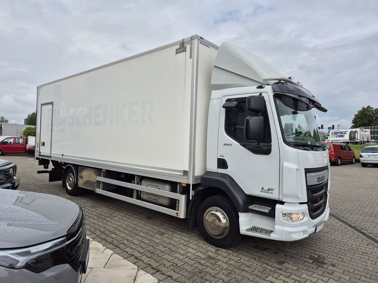DAF LF 250 FA / 3 Seats / Works Great - Box truck: picture 5 DAF LF 250 FA / 3 Seats / Works Great - Box truck: picture 5