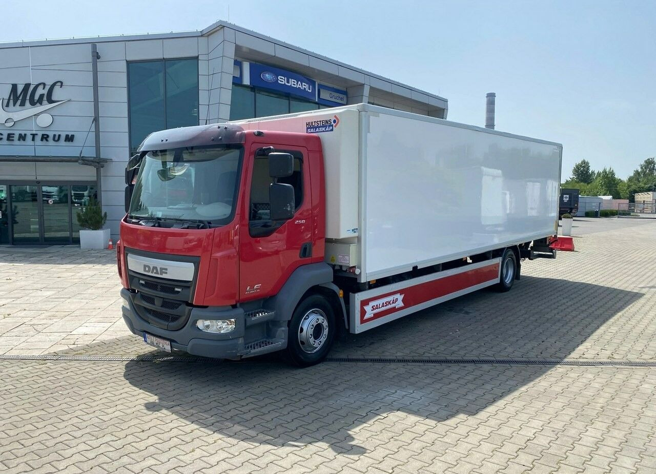 DAF LF 250 LF250I / 1 Owner / Hulsteins / Super Condition - Refrigerator truck: picture 1 DAF LF 250 LF250I / 1 Owner / Hulsteins / Super Condition - Refrigerator truck: picture 1