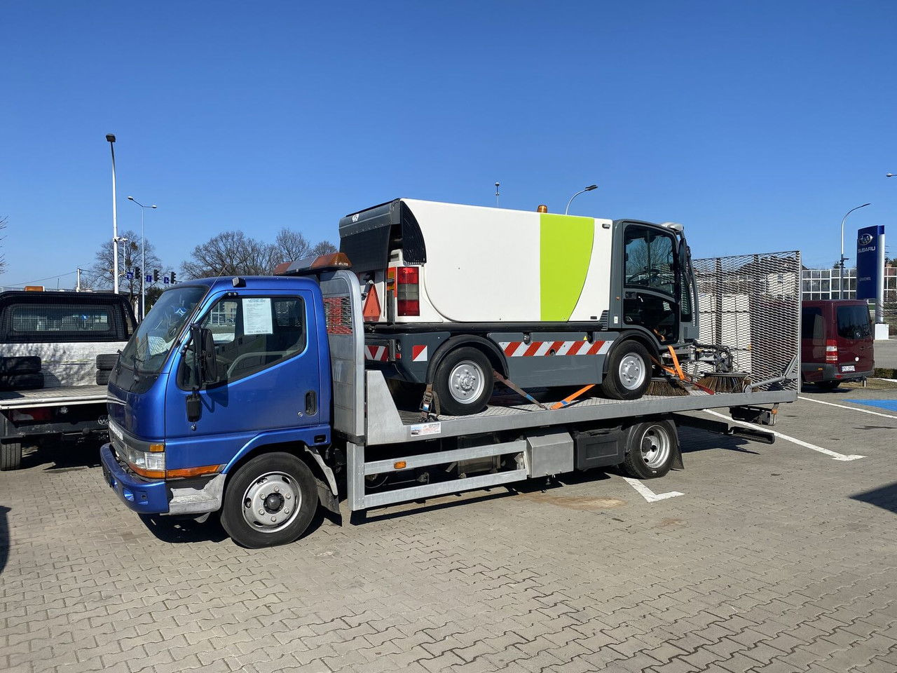 Mitsubishi Canter 3,0 D Mobile Platform / Hydraulic / Cars AND Machinery - Tow truck: picture 4 Mitsubishi Canter 3,0 D Mobile Platform / Hydraulic / Cars AND Machinery - Tow truck: picture 4