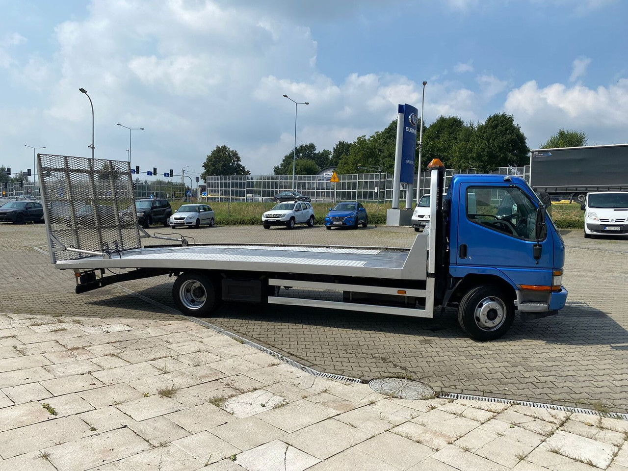 Mitsubishi Canter 3,0 D Mobile Platform / Hydraulic / Cars AND Machinery - Tow truck: picture 5 Mitsubishi Canter 3,0 D Mobile Platform / Hydraulic / Cars AND Machinery - Tow truck: picture 5