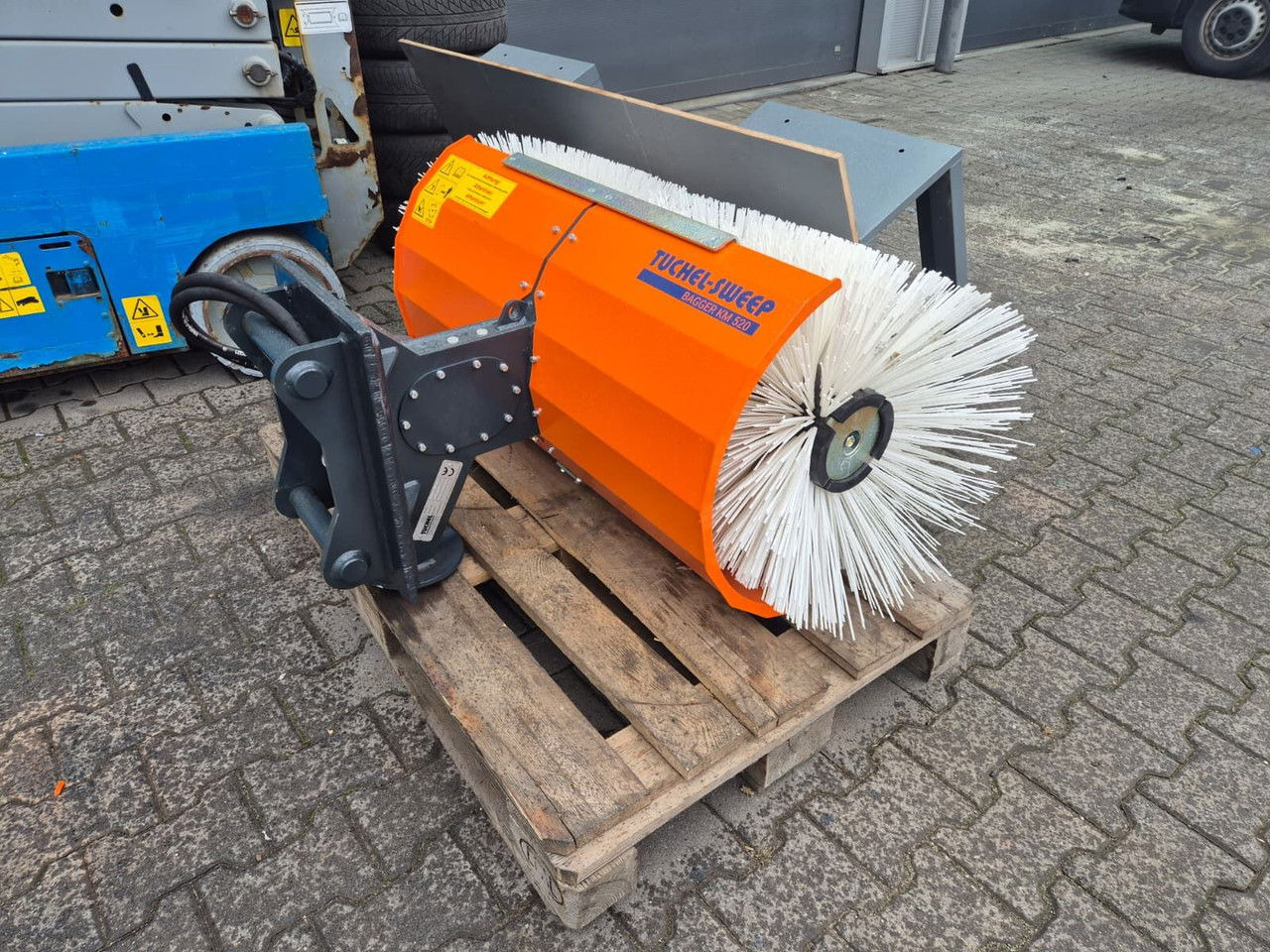 Tuchel Bagger KM 520 - Broom: picture 1 Tuchel Bagger KM 520 - Broom: picture 1