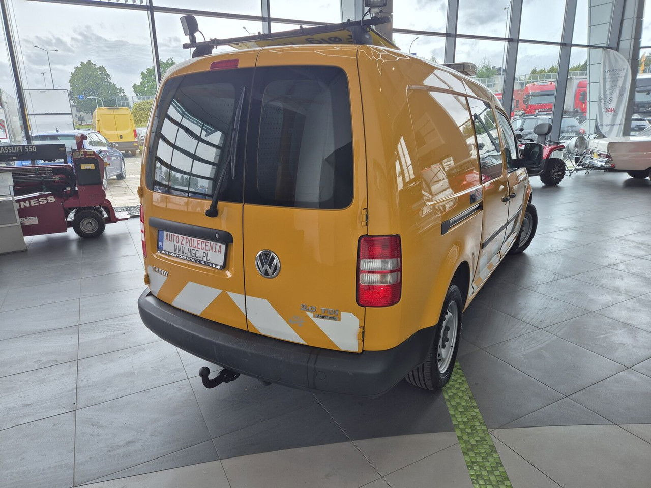 Small van Volkswagen Caddy 2.0 TDi Maxi / 4Motion 4X4 / 1 Owner / Serviced: picture 10