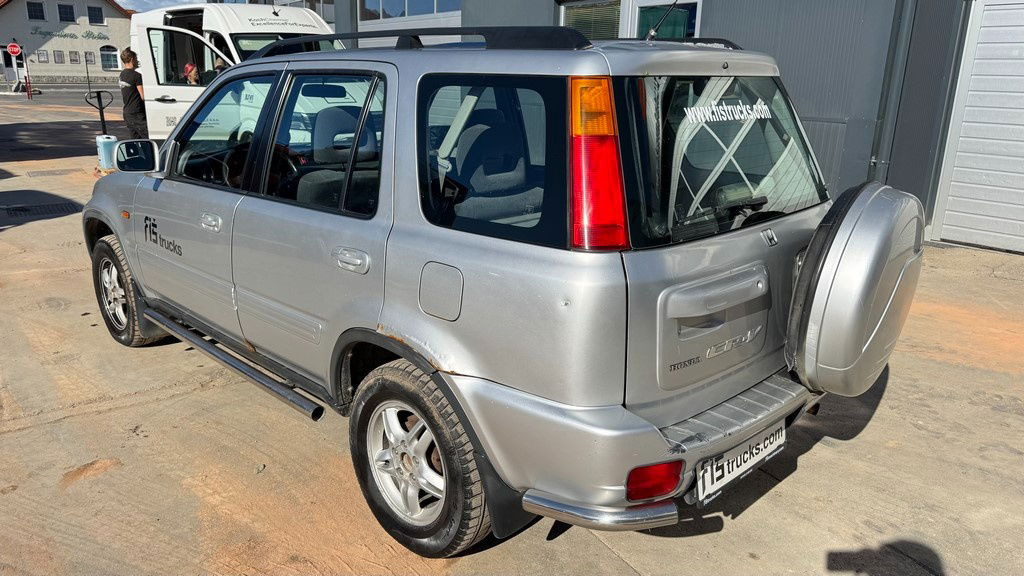 Honda CRV 2.0 - Petrol - AIR Condition - 5 Doors - SUV: picture 5 Honda CRV 2.0 - Petrol - AIR Condition - 5 Doors - SUV: picture 5