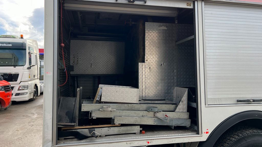 Fire truck Mercedes-Benz 1622 4x2 43.000km winch: picture 13