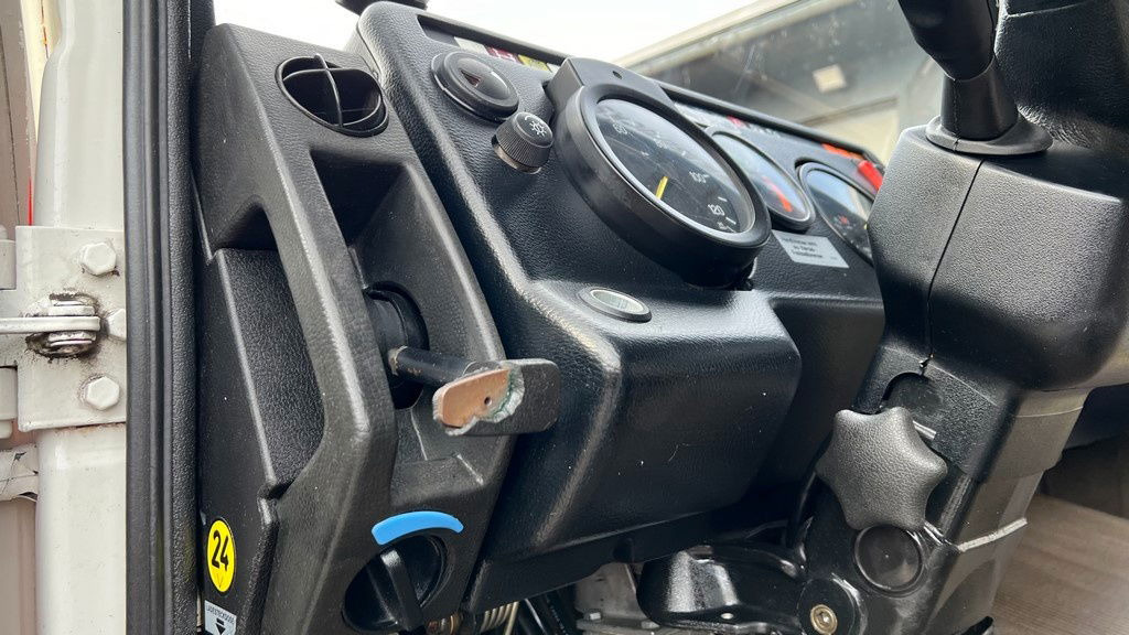 Fire truck Mercedes-Benz 1622 4x2 43.000km winch: picture 26