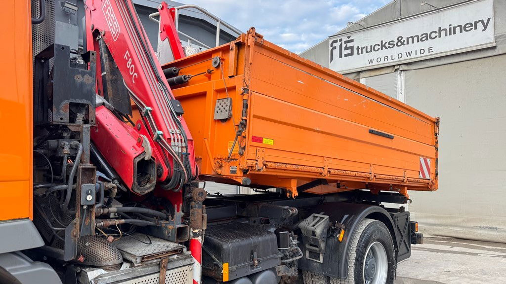 Mercedes-Benz Actros 1832 AK tipper 4x4 - crane Fassi 9.2M - remote control - Tipper: picture 3 Mercedes-Benz Actros 1832 AK tipper 4x4 - crane Fassi 9.2M - remote control - Tipper: picture 3