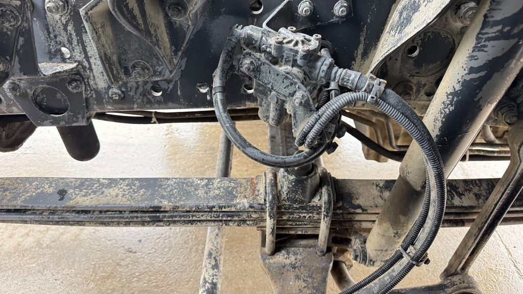 Cab chassis truck Mercedes-Benz Actros 3331 B 6x4 chassis - big axle: picture 12 Cab chassis truck Mercedes-Benz Actros 3331 B 6x4 chassis - big axle: picture 12