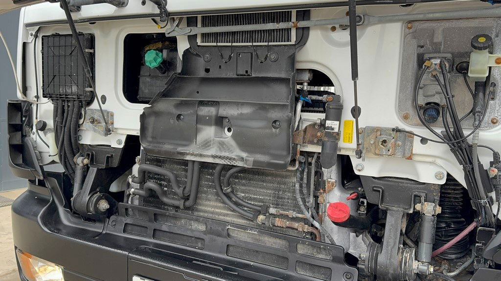 Cab chassis truck Mercedes-Benz Actros 3331 B 6x4 chassis - big axle: picture 22 Cab chassis truck Mercedes-Benz Actros 3331 B 6x4 chassis - big axle: picture 22