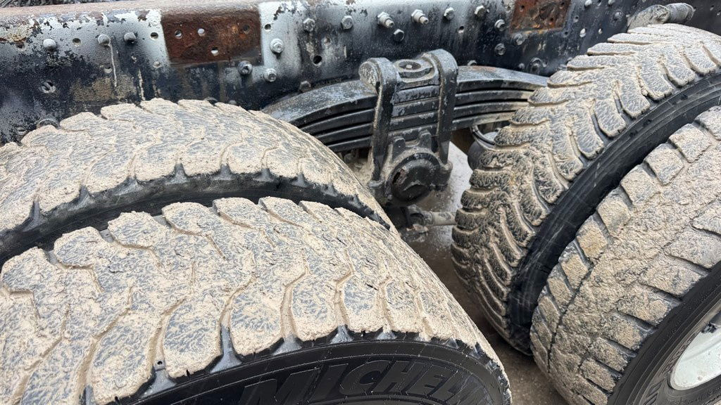 Cab chassis truck Mercedes-Benz Actros 3331 B 6x4 chassis - big axle: picture 11 Cab chassis truck Mercedes-Benz Actros 3331 B 6x4 chassis - big axle: picture 11