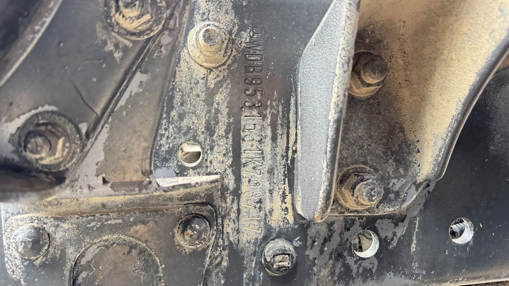 Cab chassis truck Mercedes-Benz Actros 3331 B 6x4 chassis - big axle: picture 13 Cab chassis truck Mercedes-Benz Actros 3331 B 6x4 chassis - big axle: picture 13