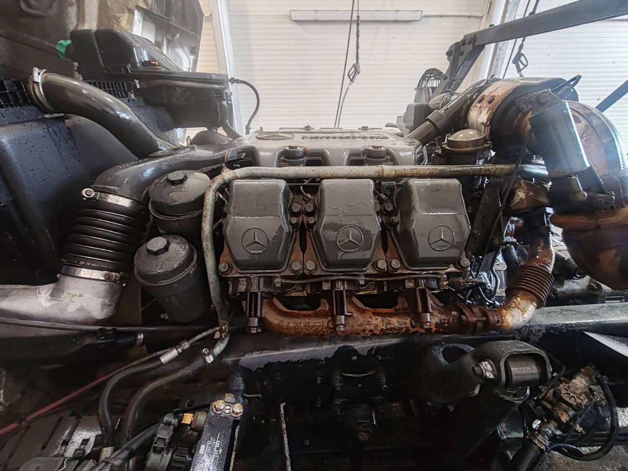 Cab chassis truck Mercedes-Benz Actros 3331 B 6x4 chassis - big axle: picture 19 Cab chassis truck Mercedes-Benz Actros 3331 B 6x4 chassis - big axle: picture 19