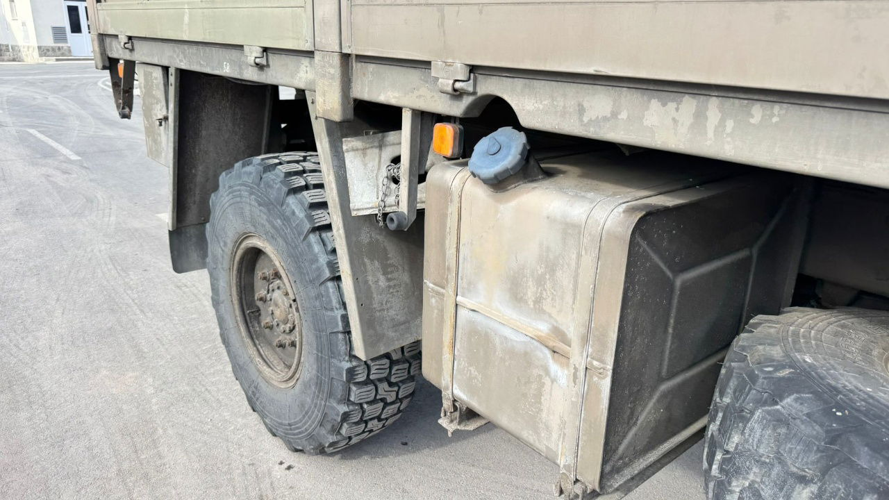 Steyr 12M18 4X4 stake body -  truck - Curtain side truck: picture 3 Steyr 12M18 4X4 stake body -  truck - Curtain side truck: picture 3