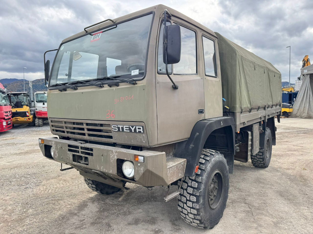 Steyr 12M18 4X4 stake body -  truck - Curtain side truck: picture 1 Steyr 12M18 4X4 stake body -  truck - Curtain side truck: picture 1
