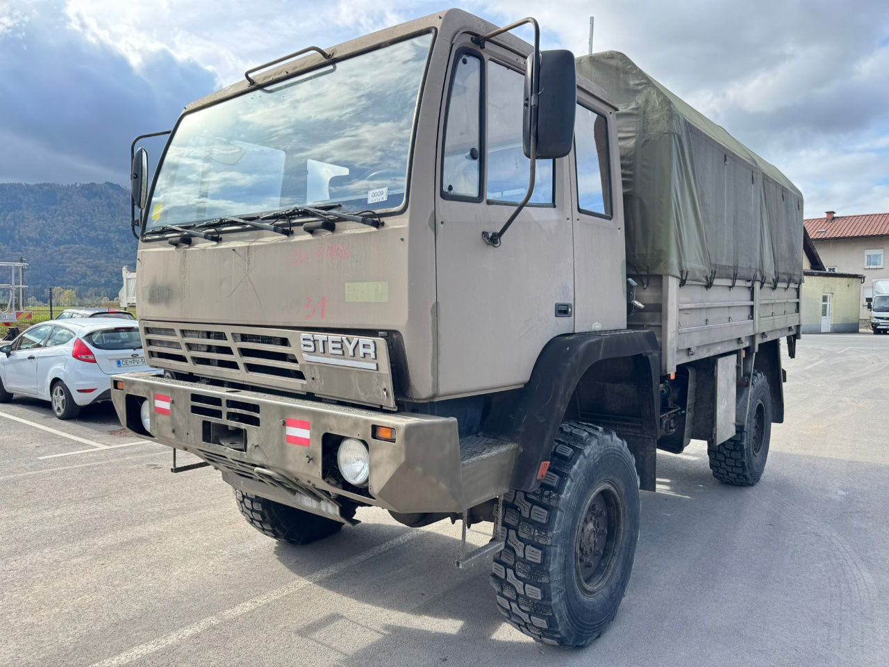 Steyr 12M18 4X4 stake body -  truck - Curtain side truck: picture 1 Steyr 12M18 4X4 stake body -  truck - Curtain side truck: picture 1