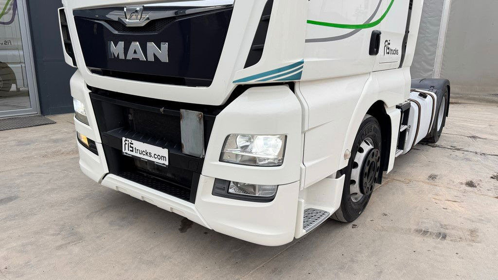 MAN TGX 18.480 4X2 schubodden hydr. + retarder - Tractor truck: picture 2 MAN TGX 18.480 4X2 schubodden hydr. + retarder - Tractor truck: picture 2