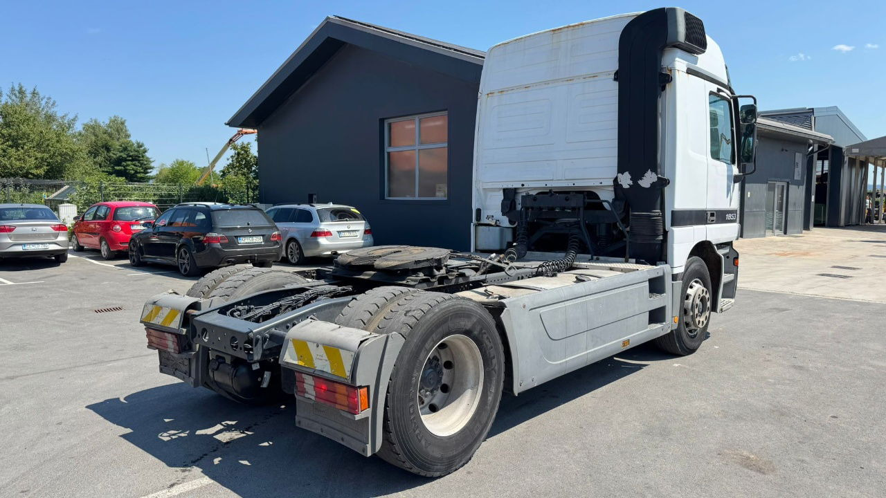 Mercedes-Benz Actros 1853 LS 4x2 tractor unit - retarder - tipp. hydraulics - Tractor truck: picture 5 Mercedes-Benz Actros 1853 LS 4x2 tractor unit - retarder - tipp. hydraulics - Tractor truck: picture 5