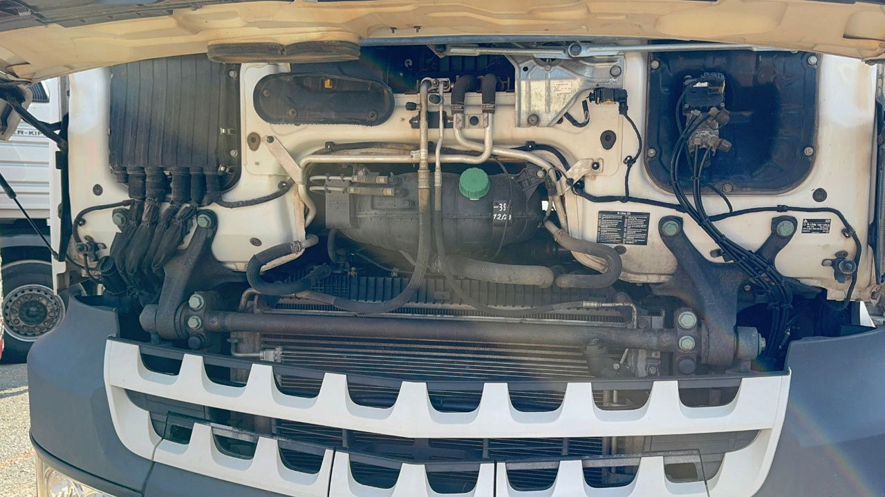 Mercedes-Benz Arocs 1851 LS HAD 4X4 - Euro 6 - retarder - tipper hydraulics - Tractor truck: picture 4 Mercedes-Benz Arocs 1851 LS HAD 4X4 - Euro 6 - retarder - tipper hydraulics - Tractor truck: picture 4