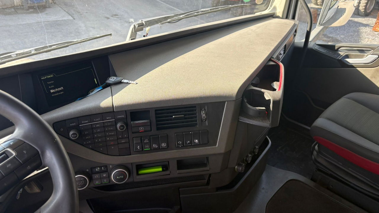 Tractor truck Volvo FH 460 4x2 tractor unit - tipper hydraulics: picture 18 Tractor truck Volvo FH 460 4x2 tractor unit - tipper hydraulics: picture 18
