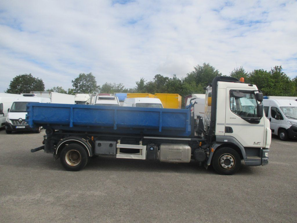 DAF LF 12.250 - Hook lift truck: picture 5 DAF LF 12.250 - Hook lift truck: picture 5