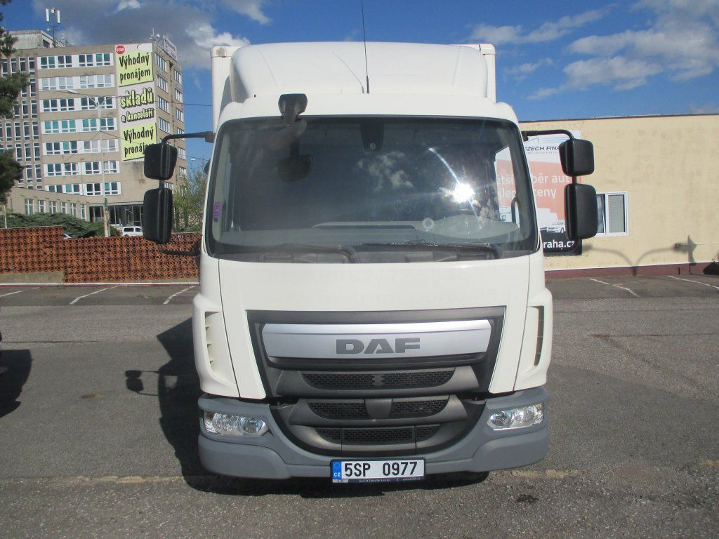 DAF LF 180 mit LBW - Closed box van: picture 2 DAF LF 180 mit LBW - Closed box van: picture 2