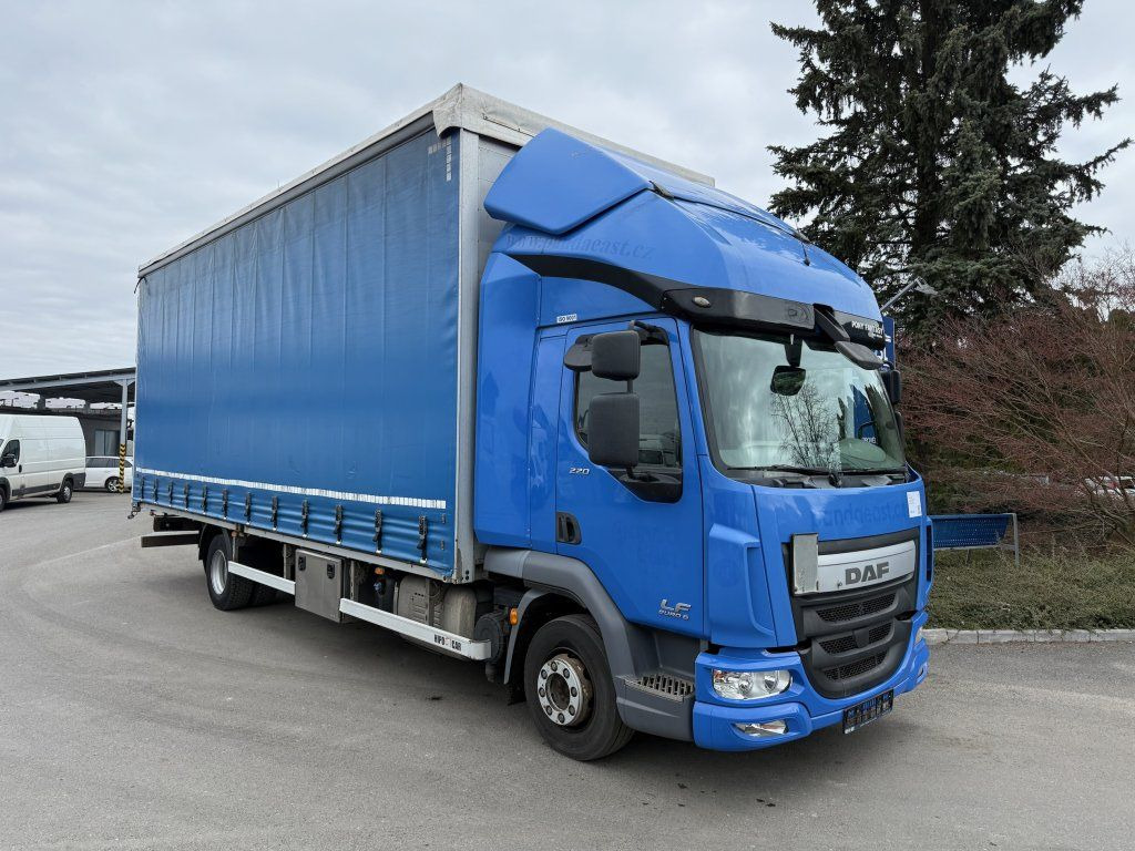 DAF LF220 EURO 6 - Curtain side truck: picture 2 DAF LF220 EURO 6 - Curtain side truck: picture 2