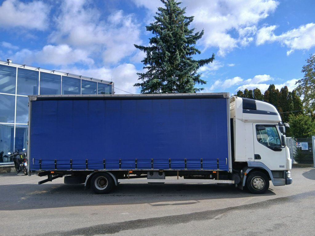 DAF LF45.220 EURO 4 - Curtain side truck: picture 3 DAF LF45.220 EURO 4 - Curtain side truck: picture 3