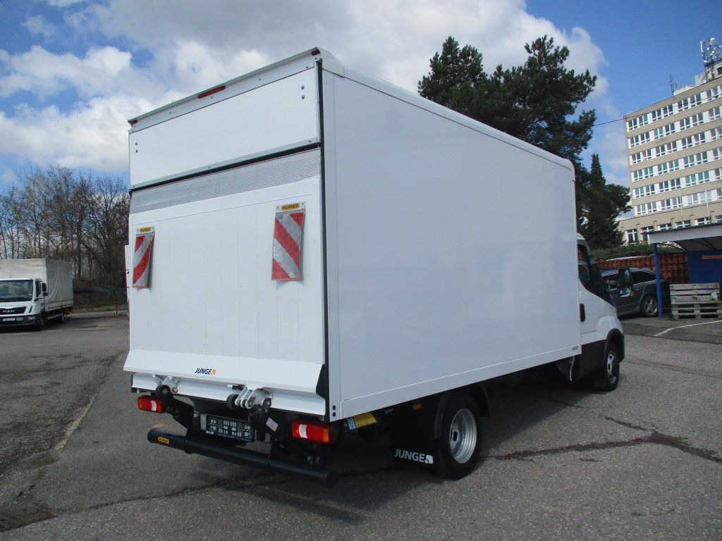 Iveco 35C16 Daily,2.3L Palfinger - Closed box van: picture 5 Iveco 35C16 Daily,2.3L Palfinger - Closed box van: picture 5