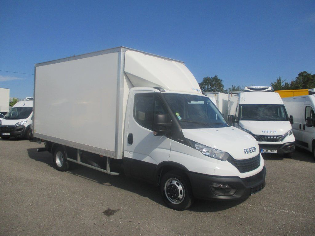 Iveco Daily 35C16 - Closed box van: picture 3 Iveco Daily 35C16 - Closed box van: picture 3